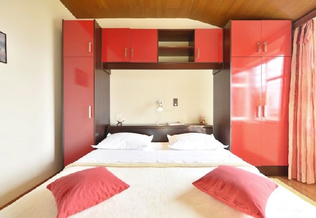 House in Lokva Rogoznica - Holiday Home in Lokva Rogoznica with Seaview, Terrace, Air condition (4184-3) House in Lokva Rogoznica - Holiday Home in Lokva Rogoznica with Seaview, Terrace, Air condition (4184-3)