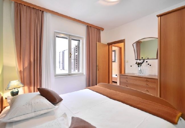 Apartment in Lokva Rogoznica - Apartment in Lokva Rogoznica with Seaview, Balcony, Air condition (4184-4) Apartment in Lokva Rogoznica - Apartment in Lokva Rogoznica with Seaview, Balcony, Air condition (4184-4)