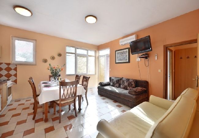 Apartment in Lokva Rogoznica - Apartment in Lokva Rogoznica with Seaview, Balcony, Air condition (4184-4) Apartment in Lokva Rogoznica - Apartment in Lokva Rogoznica with Seaview, Balcony, Air condition (4184-4)