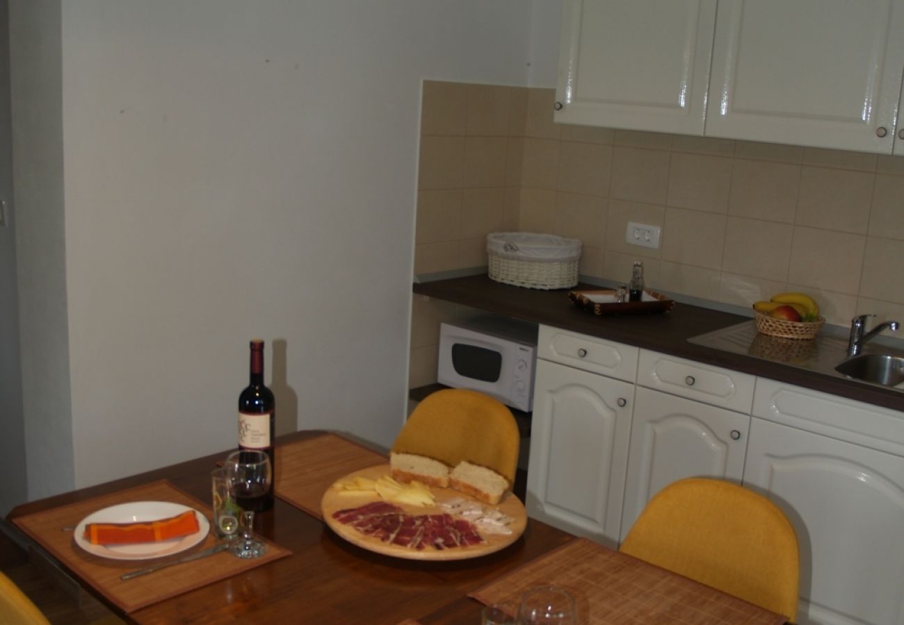 Apartment in Roc - Apartment in Roč with Terrace, Air condition, WIFI, Washing machine (4194-2)