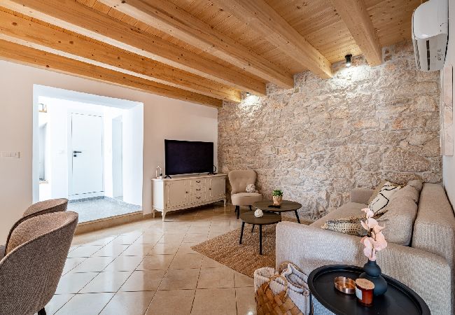 House in Lukoran - Holiday Home in Lukoran with Seaview, Terrace, Air condition, WIFI (4200-1) House in Lukoran - Holiday Home in Lukoran with Seaview, Terrace, Air condition, WIFI (4200-1)