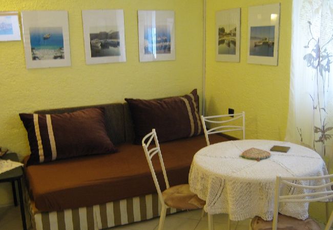 Studio in Novi Vinodolski - Studio apartment in Novi Vinodolski with Terrace, Air condition, WIFI (4208-1) Studio in Novi Vinodolski - Studio apartment in Novi Vinodolski with Terrace, Air condition, WIFI (4208-1)
