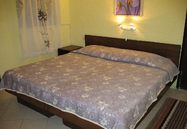 Studio in Novi Vinodolski - Studio apartment in Novi Vinodolski with Terrace, Air condition, WIFI (4208-1) Studio in Novi Vinodolski - Studio apartment in Novi Vinodolski with Terrace, Air condition, WIFI (4208-1)