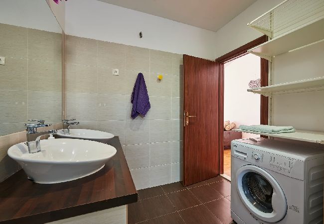 Apartment in Trogir - Apartment in Trogir with Terrace, Air condition, WIFI, Washing machine (4215-1) Apartment in Trogir - Apartment in Trogir with Terrace, Air condition, WIFI, Washing machine (4215-1)