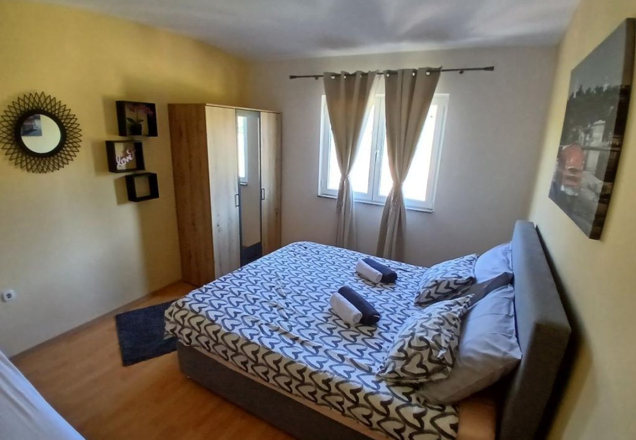 Apartment in Kampor - Apartment in Kampor with Balcony, Air condition, WIFI (4235-2)