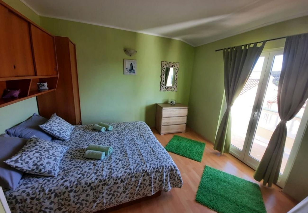 Apartment in Kampor - Apartment in Kampor with Terrace, Air condition, WIFI (4235-3)