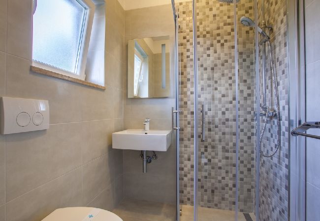 Apartment in Cres - Apartment in Cres with Seaview, Balcony, Air condition, WIFI (4249-1) Apartment in Cres - Apartment in Cres with Seaview, Balcony, Air condition, WIFI (4249-1)