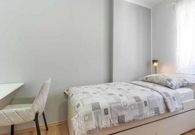 Apartment in Cres - Apartment in Cres with Seaview, Balcony, Air condition, WIFI (4249-1) Apartment in Cres - Apartment in Cres with Seaview, Balcony, Air condition, WIFI (4249-1)