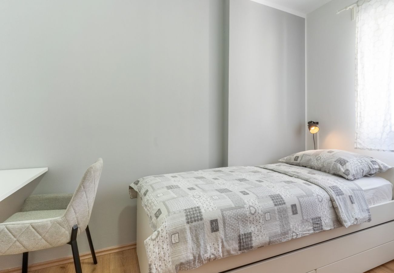 Apartment in Cres - Apartment in Cres with Seaview, Balcony, Air condition, WIFI (4249-1)