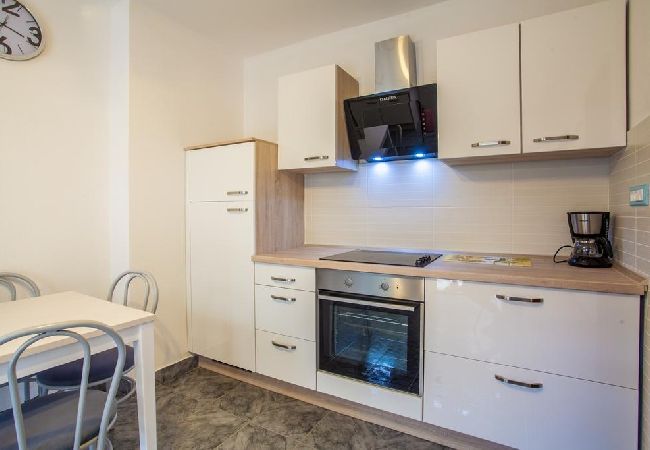 Apartment in Cres - Apartment in Cres with Balcony, Air condition, WIFI, Washing machine (4249-2) Apartment in Cres - Apartment in Cres with Balcony, Air condition, WIFI, Washing machine (4249-2)