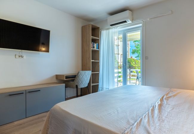 Apartment in Cres - Apartment in Cres with Balcony, Air condition, WIFI, Washing machine (4249-2) Apartment in Cres - Apartment in Cres with Balcony, Air condition, WIFI, Washing machine (4249-2)