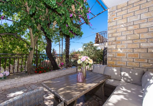 Apartment in Trogir - Apartment in Trogir with Seaview, Terrace, Air condition, WIFI (3459-3) Apartment in Trogir - Apartment in Trogir with Seaview, Terrace, Air condition, WIFI (3459-3)