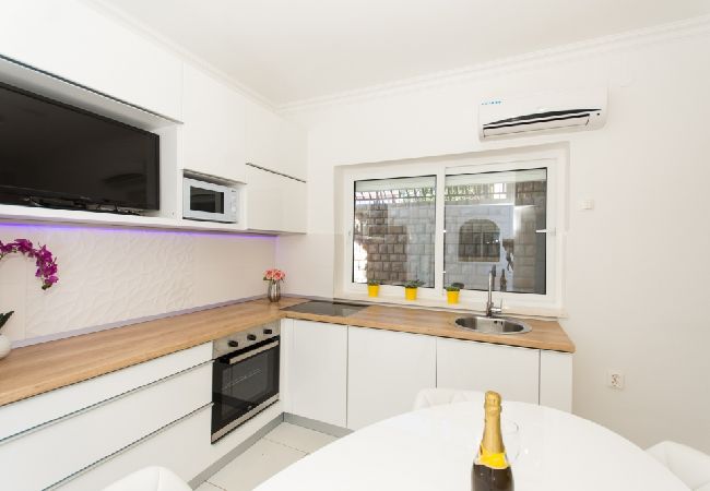 Apartment in Trogir - Apartment in Trogir with Seaview, Terrace, Air condition, WIFI (3459-3) Apartment in Trogir - Apartment in Trogir with Seaview, Terrace, Air condition, WIFI (3459-3)