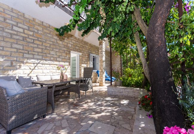 Apartment in Trogir - Apartment in Trogir with Seaview, Terrace, Air condition, WIFI (3459-3) Apartment in Trogir - Apartment in Trogir with Seaview, Terrace, Air condition, WIFI (3459-3)