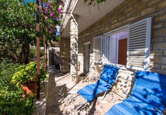 Apartment in Trogir - Apartment in Trogir with Seaview, Terrace, Air condition, WIFI (3459-3) Apartment in Trogir - Apartment in Trogir with Seaview, Terrace, Air condition, WIFI (3459-3)