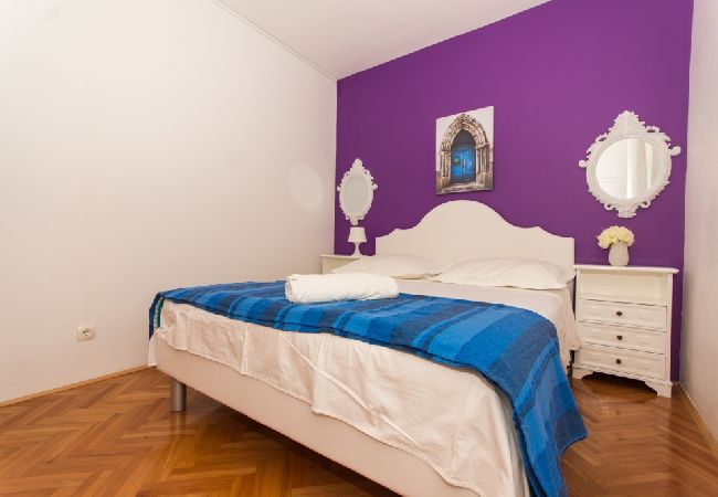 Apartment in Trogir - Apartment in Trogir with Seaview, Terrace, Air condition, WIFI (3459-3) Apartment in Trogir - Apartment in Trogir with Seaview, Terrace, Air condition, WIFI (3459-3)