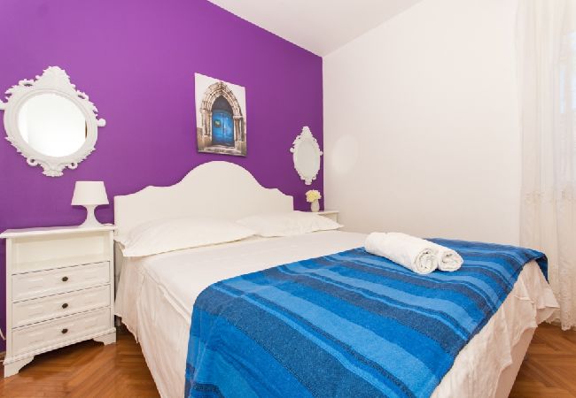 Apartment in Trogir - Apartment in Trogir with Seaview, Terrace, Air condition, WIFI (3459-3) Apartment in Trogir - Apartment in Trogir with Seaview, Terrace, Air condition, WIFI (3459-3)