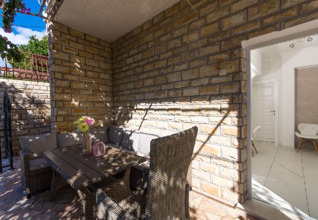 Apartment in Trogir - Apartment in Trogir with Seaview, Terrace, Air condition, WIFI (3459-3) Apartment in Trogir - Apartment in Trogir with Seaview, Terrace, Air condition, WIFI (3459-3)