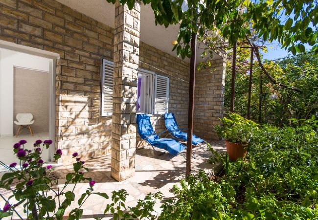 Apartment in Trogir - Apartment in Trogir with Seaview, Terrace, Air condition, WIFI (3459-3) Apartment in Trogir - Apartment in Trogir with Seaview, Terrace, Air condition, WIFI (3459-3)