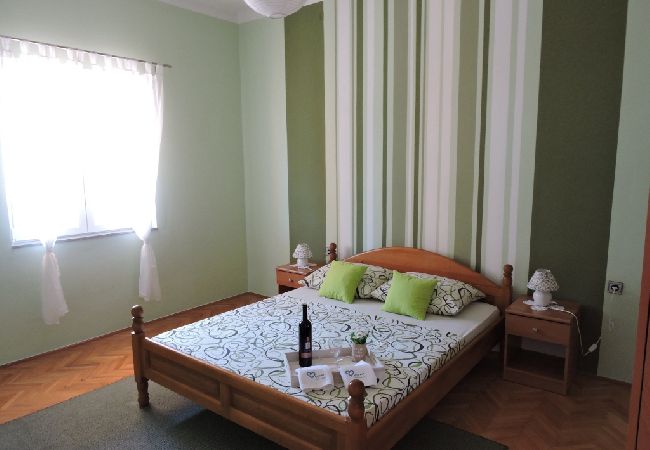Apartment in Biograd na moru - Apartment in Biograd na Moru with Terrace, Air condition, WIFI, Dishwasher (4269-1) Apartment in Biograd na moru - Apartment in Biograd na Moru with Terrace, Air condition, WIFI, Dishwasher (4269-1)