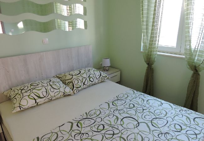 Apartment in Biograd na moru - Apartment in Biograd na Moru with Balcony, Air condition, WIFI (4269-3) Apartment in Biograd na moru - Apartment in Biograd na Moru with Balcony, Air condition, WIFI (4269-3)