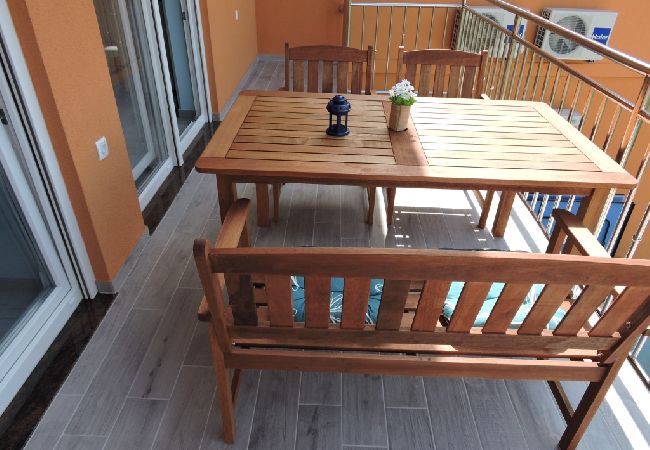 Apartment in Biograd na moru - Apartment in Biograd na Moru with Balcony, Air condition, WIFI (4269-4) Apartment in Biograd na moru - Apartment in Biograd na Moru with Balcony, Air condition, WIFI (4269-4)