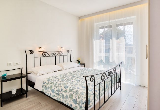 Apartment in Rovinj - Apartment in Rovinj with Terrace, Air condition, WIFI, Dishwasher (4286-1) Apartment in Rovinj - Apartment in Rovinj with Terrace, Air condition, WIFI, Dishwasher (4286-1)