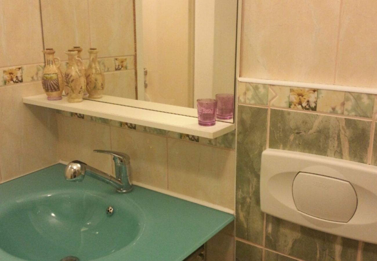 Apartment in Zagreb - Apartment in Zagreb with Balcony, WIFI, Washing machine (4292-1)