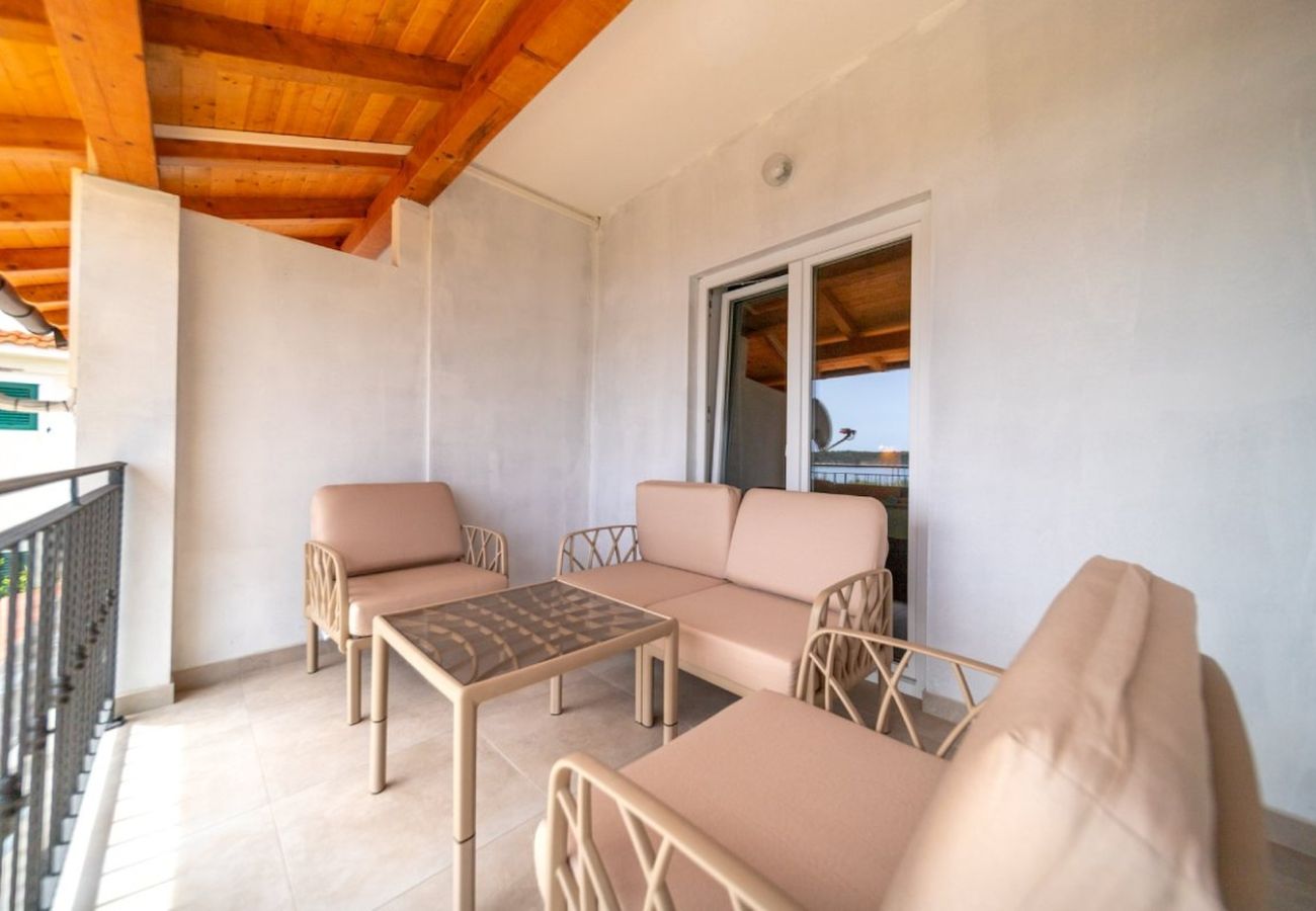 Apartment in Rab - Apartment in Barbat with Seaview, Balcony, Air condition (660-5)