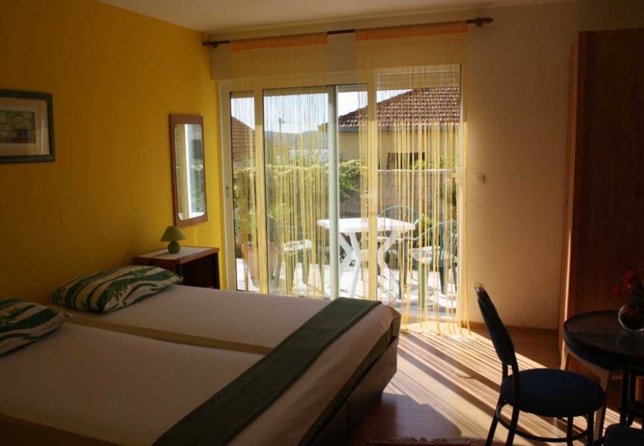 Studio in Trogir - Studio apartment in Trogir with Balcony, Air condition, WIFI (4328-4)