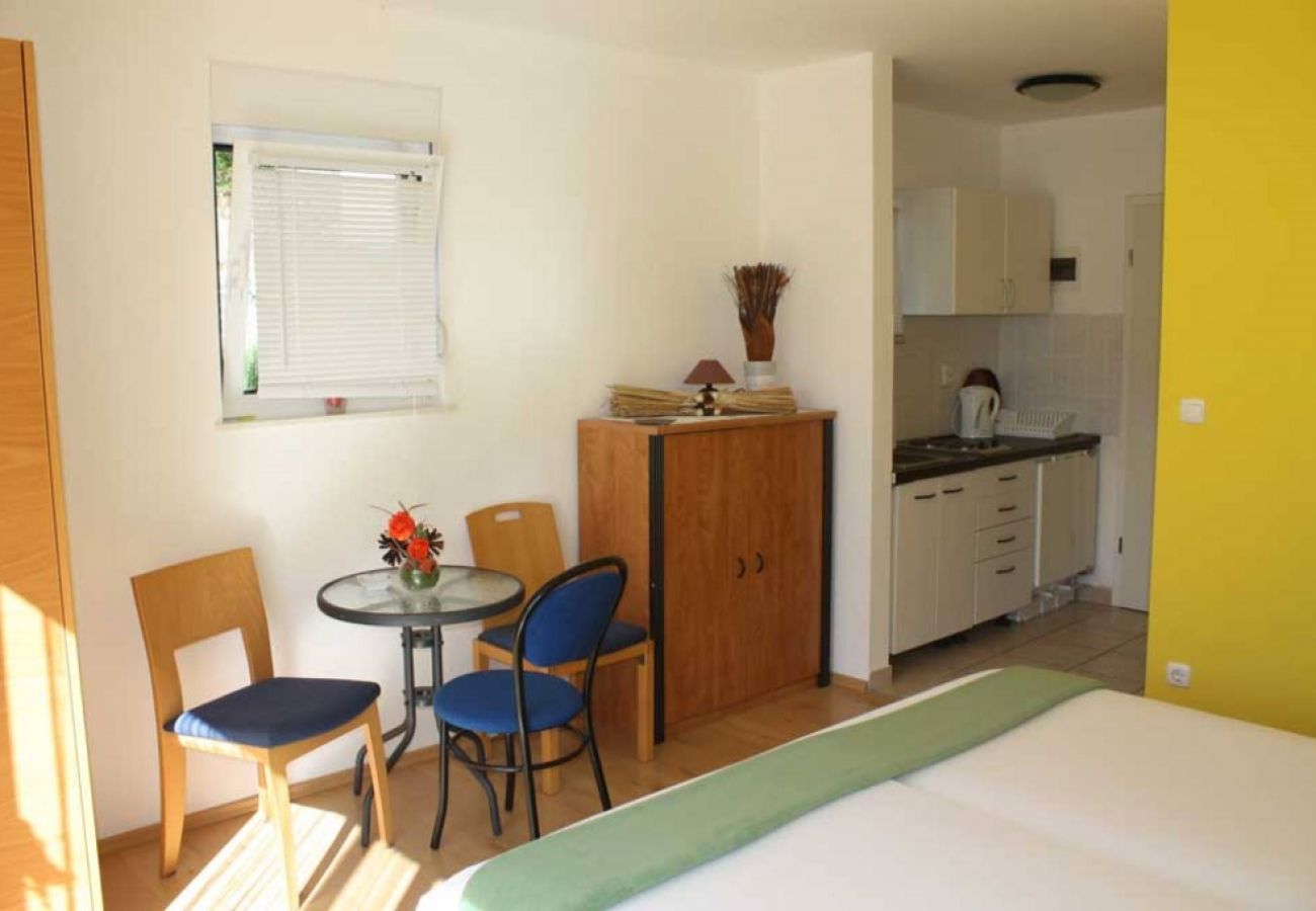 Studio in Trogir - Studio apartment in Trogir with Balcony, Air condition, WIFI (4328-4)