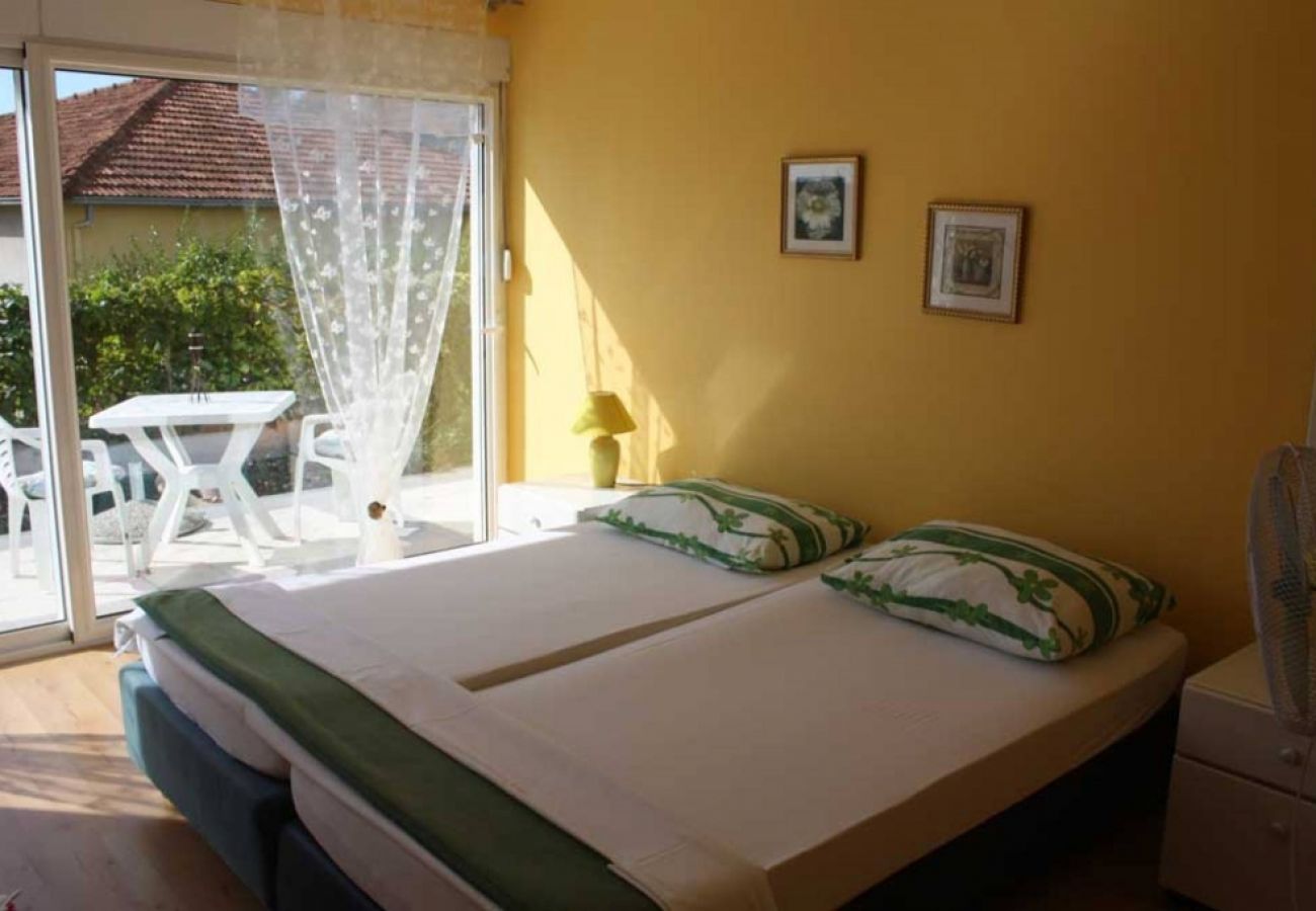 Studio in Trogir - Studio apartment in Trogir with Balcony, Air condition, WIFI (4328-2)