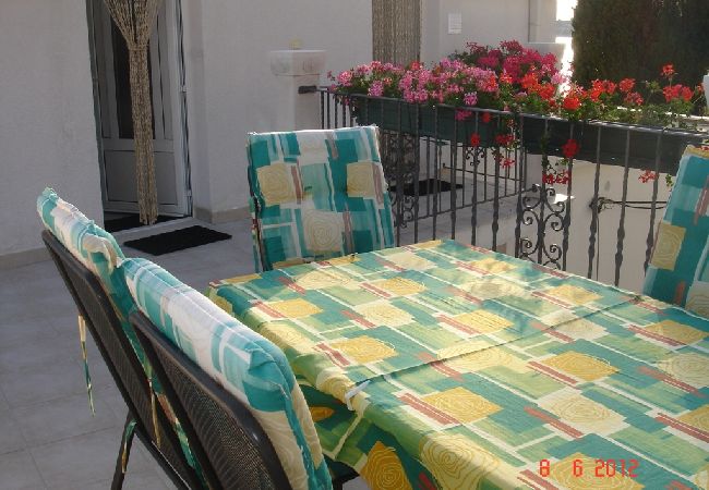 Studio in Brist - Studio apartment in Brist with Seaview, Balcony, Air condition, WIFI (4333-2) Studio in Brist - Studio apartment in Brist with Seaview, Balcony, Air condition, WIFI (4333-2)