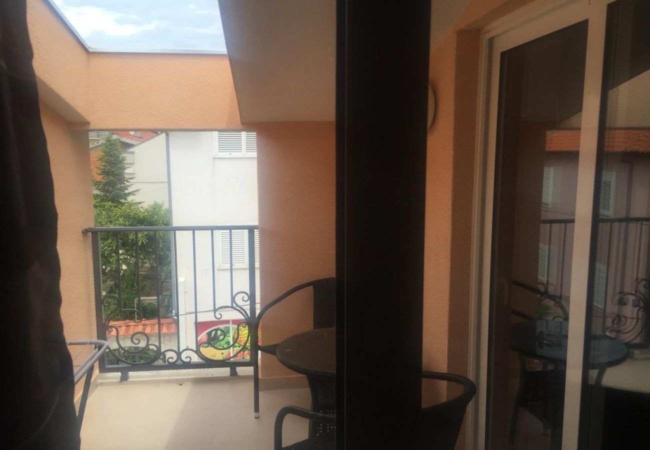 Studio in Vodice - Studio apartment in Vodice with Balcony, Air condition, WIFI (4323-3)