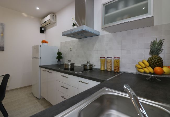 House in Porec - Holiday Home in Poreč with Terrace, Air condition, WIFI, Dishwasher (4400-8) House in Porec - Holiday Home in Poreč with Terrace, Air condition, WIFI, Dishwasher (4400-8)