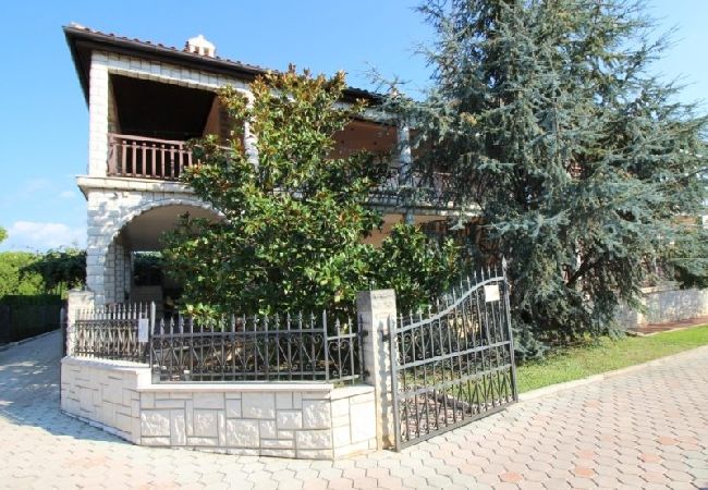 House in Porec - Holiday Home in Poreč with Terrace, Air condition, WIFI, Dishwasher (4400-8) House in Porec - Holiday Home in Poreč with Terrace, Air condition, WIFI, Dishwasher (4400-8)