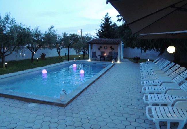 House in Porec - Holiday Home in Poreč with Terrace, Air condition, WIFI, Dishwasher (4400-4) House in Porec - Holiday Home in Poreč with Terrace, Air condition, WIFI, Dishwasher (4400-4)