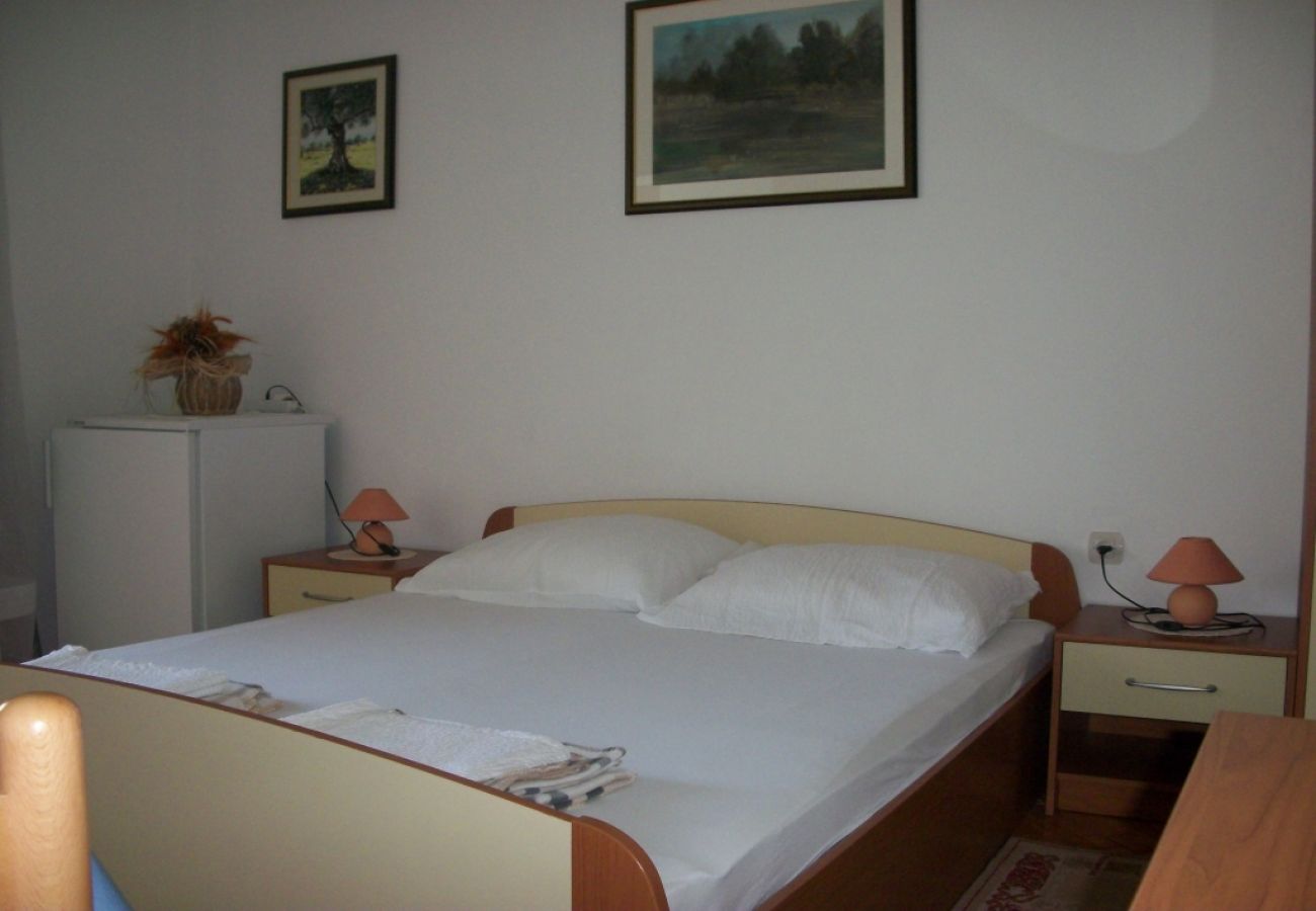 Apartment in Jelsa - Apartment in Jelsa with Terrace, Air condition, WIFI (4440-1)