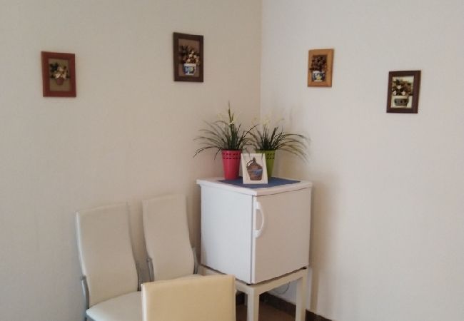 Apartment in Jelsa - Apartment in Jelsa with Terrace, Air condition, WIFI (4440-2) Apartment in Jelsa - Apartment in Jelsa with Terrace, Air condition, WIFI (4440-2)