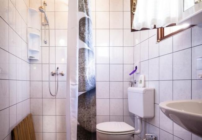 House in Rakovica - Holiday Home in Rakovica with Terrace, WIFI, Washing machine (4488-1) House in Rakovica - Holiday Home in Rakovica with Terrace, WIFI, Washing machine (4488-1)