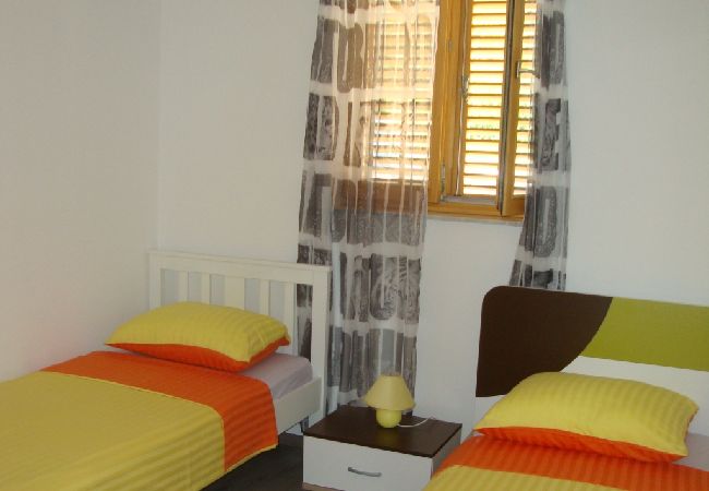 Apartment in Cres - Apartment in Cres with Balcony, Air condition, WIFI, Washing machine (4496-1) Apartment in Cres - Apartment in Cres with Balcony, Air condition, WIFI, Washing machine (4496-1)