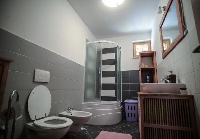 Apartment in Cres - Apartment in Cres with Balcony, Air condition, WIFI, Washing machine (4496-1) Apartment in Cres - Apartment in Cres with Balcony, Air condition, WIFI, Washing machine (4496-1)