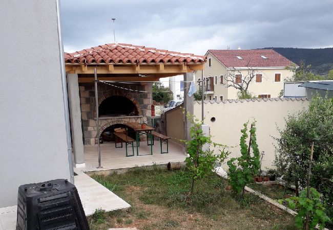 Apartment in Cres - Apartment in Cres with Balcony, Air condition, WIFI, Washing machine (4496-1) Apartment in Cres - Apartment in Cres with Balcony, Air condition, WIFI, Washing machine (4496-1)
