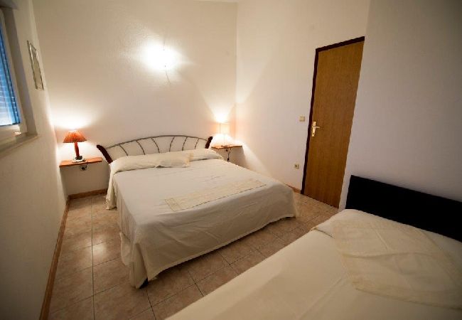 Apartment in Duce - Apartment in Duće with Seaview, Balcony, Air condition, WIFI (132-2) Apartment in Duce - Apartment in Duće with Seaview, Balcony, Air condition, WIFI (132-2)
