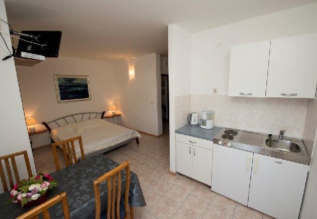 Apartment in Duce - Apartment in Duće with Seaview, Balcony, Air condition, WIFI (132-2) Apartment in Duce - Apartment in Duće with Seaview, Balcony, Air condition, WIFI (132-2)
