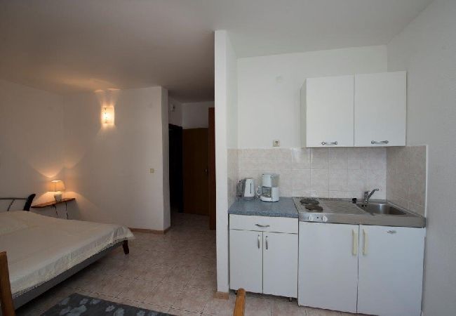 Apartment in Duce - Apartment in Duće with Seaview, Balcony, Air condition, WIFI (132-2) Apartment in Duce - Apartment in Duće with Seaview, Balcony, Air condition, WIFI (132-2)
