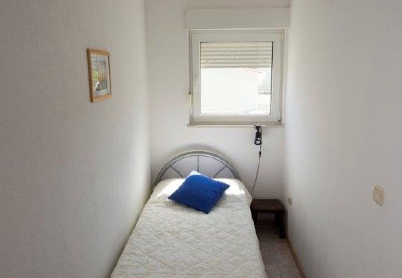 Studio in Duce - Studio apartment in Duće with Seaview, Balcony, Air condition, WIFI (132-4)