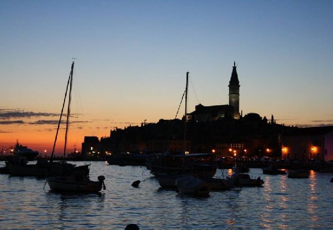 Apartment in Rovinj - Apartment in Rovinj with Terrace, Air condition, WIFI, Washing machine (3652-3) Apartment in Rovinj - Apartment in Rovinj with Terrace, Air condition, WIFI, Washing machine (3652-3)