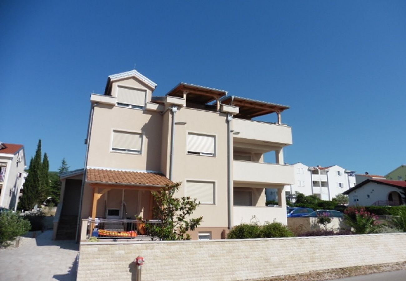 Apartment in Punat - Apartment in Punat with Loggia, Air condition, WIFI, Washing machine (4534-1)