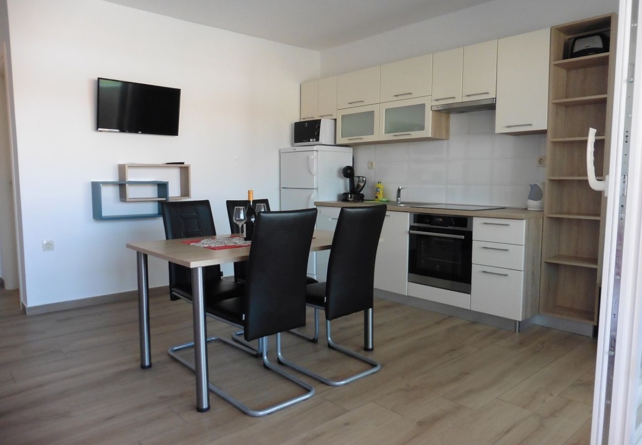 Apartment in Punat - Apartment in Punat with Loggia, Air condition, WIFI, Washing machine (4534-1)